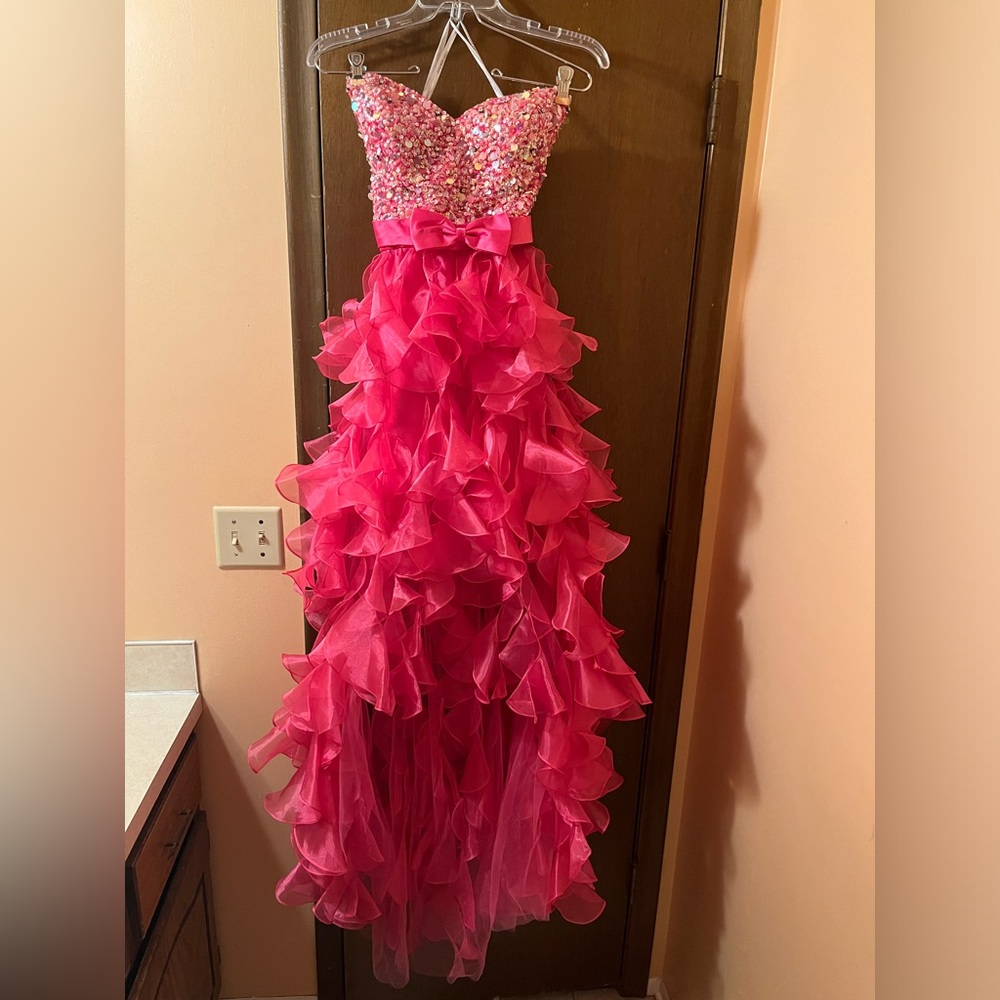 Sherri Hill Pink Ruffled Prom Dress
